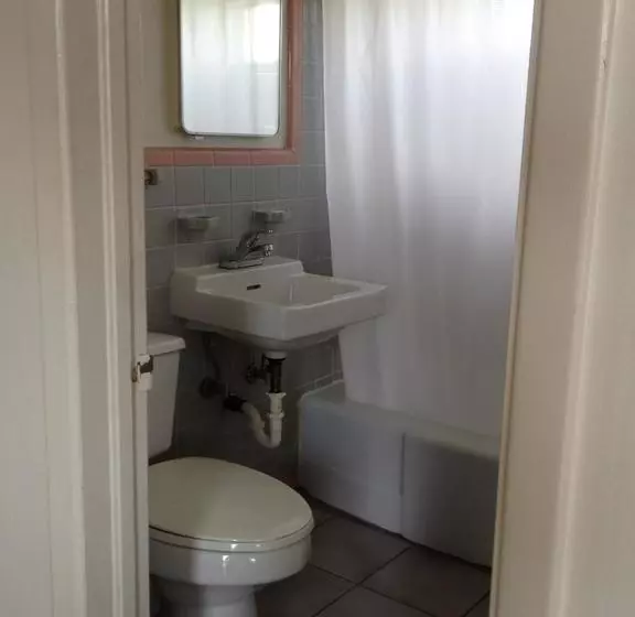 Helen Apartments & Motel