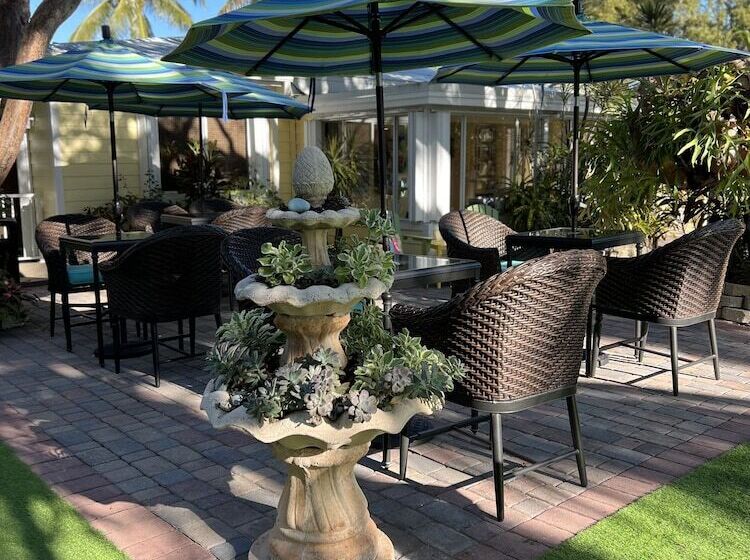 فندق Bay Harbor Lodge