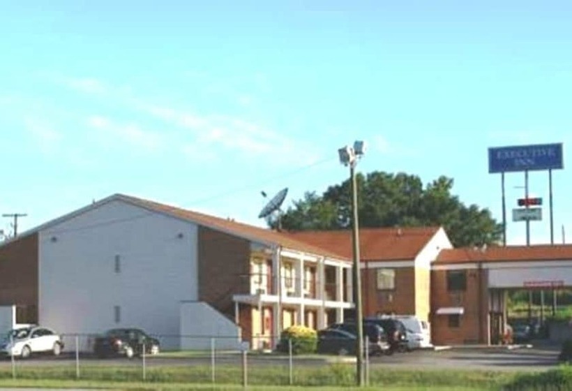 בית מלון כפרי Executive Inn