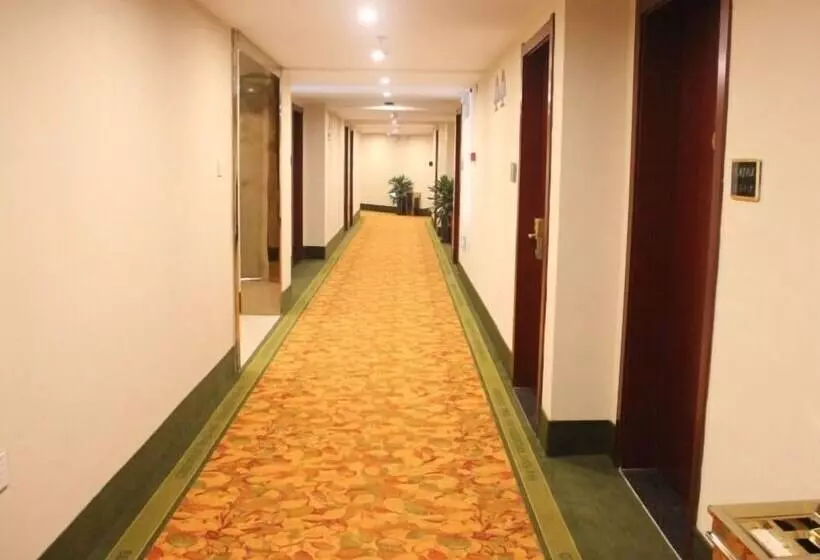 Hotelli Greentree Inn Hefei East Wangjiang Road Ctce Express