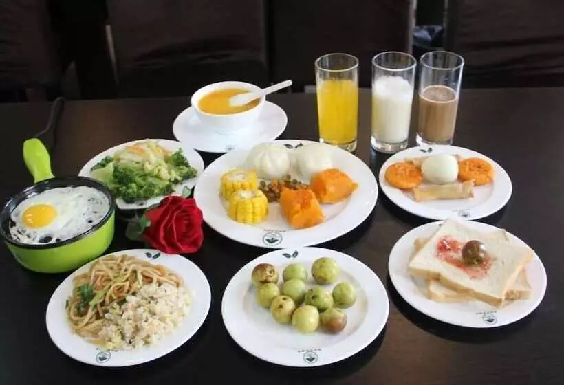 Hotelli Greentree Inn Hefei East Wangjiang Road Ctce Express