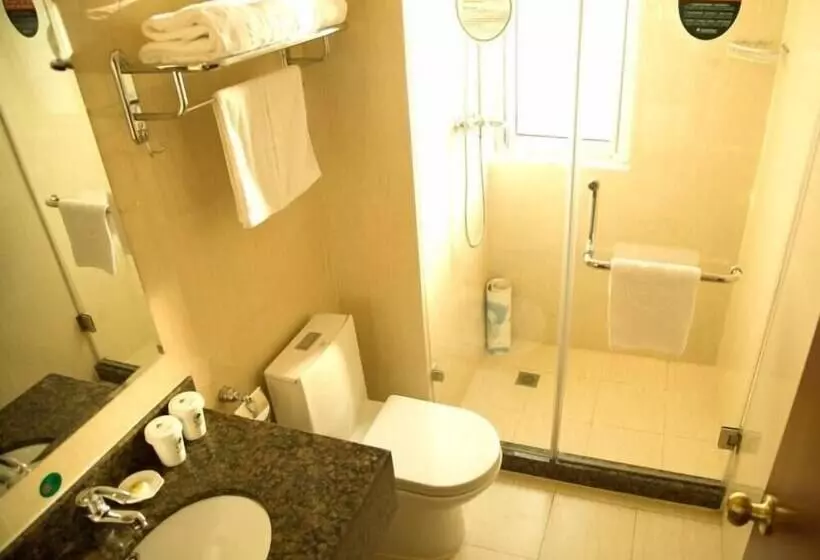 Hotelli Greentree Inn Hefei East Wangjiang Road Ctce Express