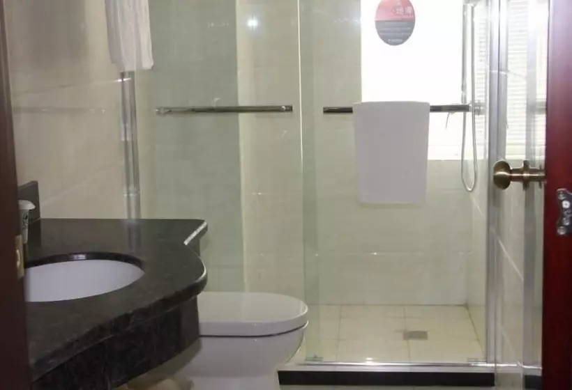 Hotelli Greentree Inn Hefei East Wangjiang Road Ctce Express
