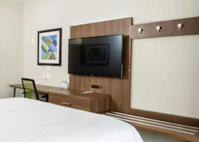 هتل Holiday Inn Express & Suites   Lake Forest, An Ihg