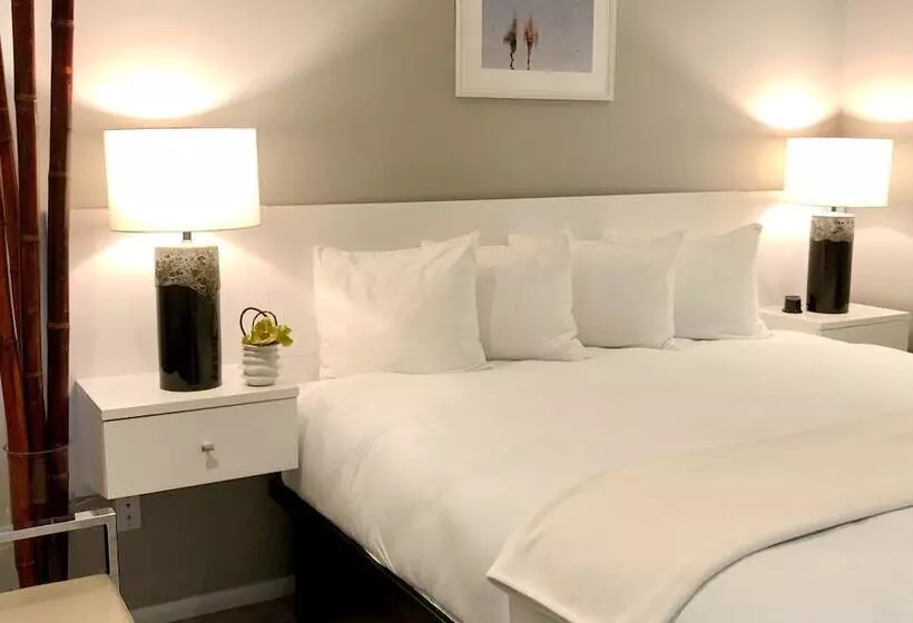 Hotelli Pier View Suites