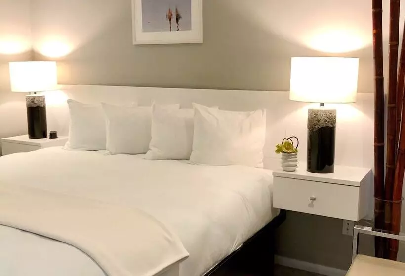 Hotelli Pier View Suites