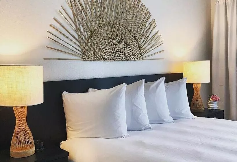 Hotelli Pier View Suites