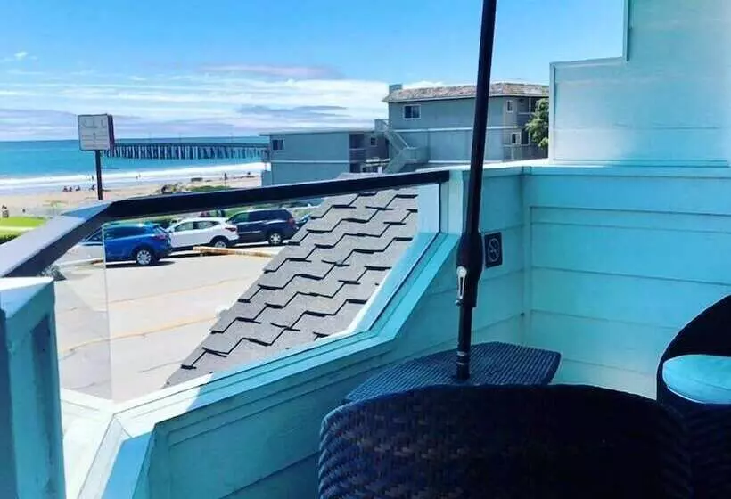 Hotelli Pier View Suites