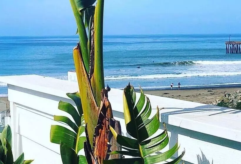 Hotelli Pier View Suites