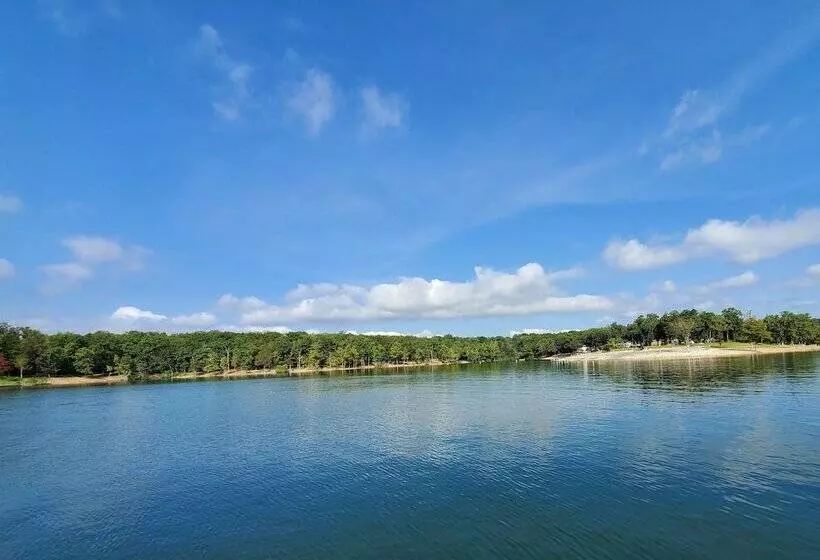 ホテル Port Of Kimberling Marina & Resort