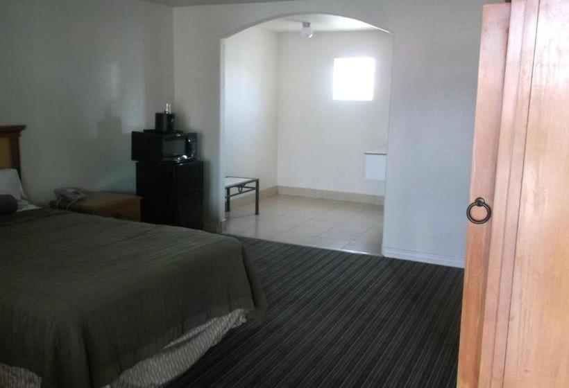 호텔 Travel Inn And Suites