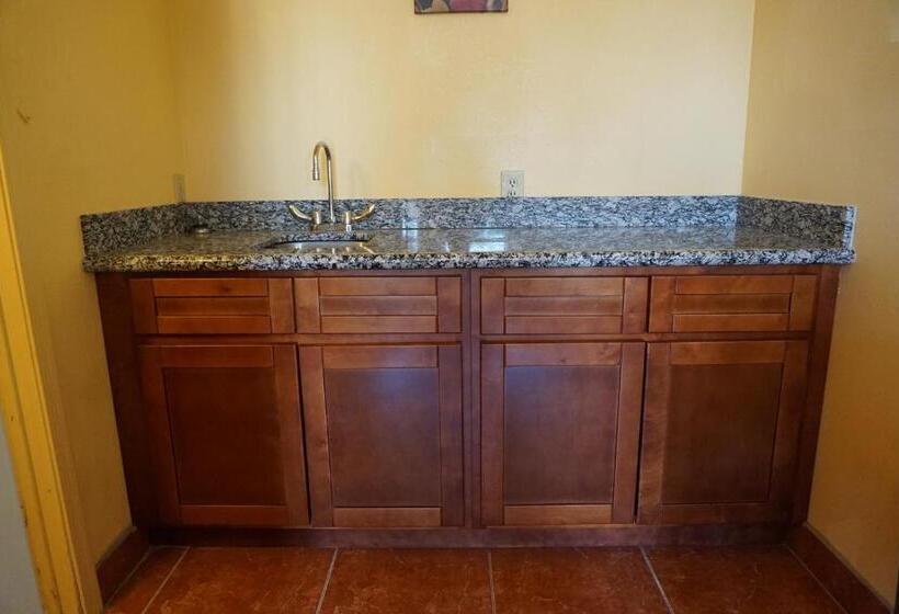 Mesa Oasis Inn & Motel