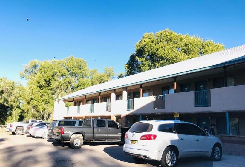 汽车旅馆 El Meson Lodge