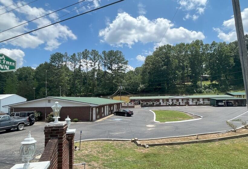 モーテル Pinetree Inn