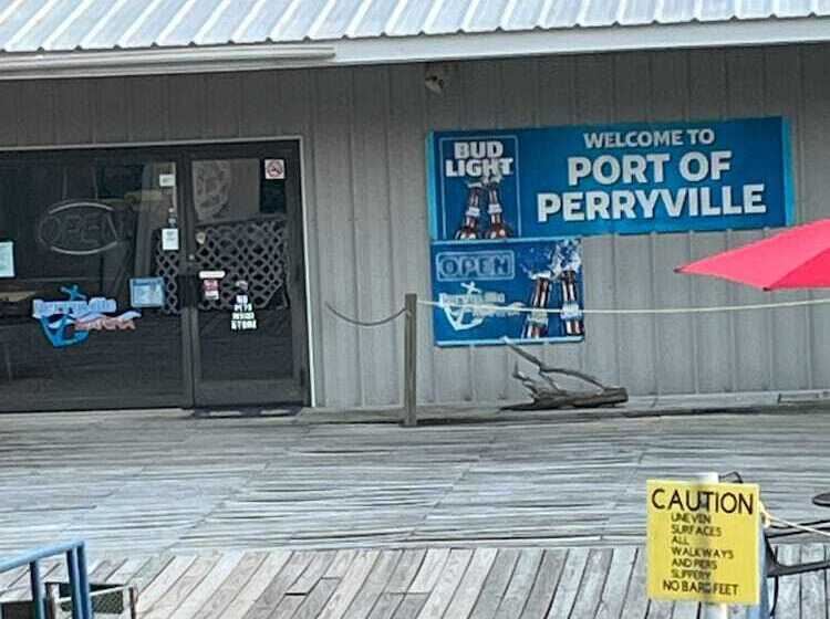 モーテル Pinetree Inn