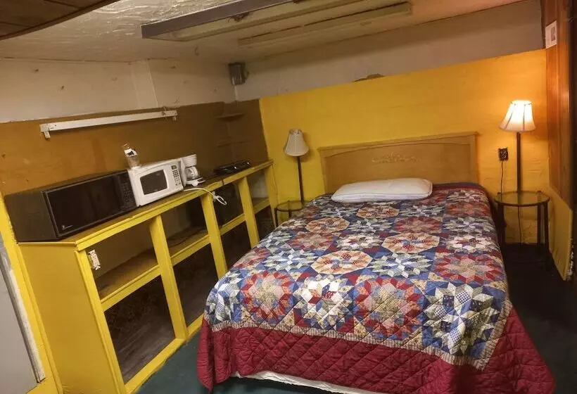 Pillow Talk Motel