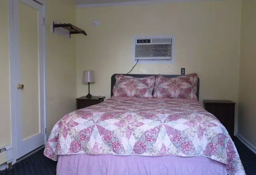 Pillow Talk Motel