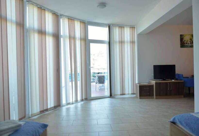 هتل Belvedere Apartments With Seaview