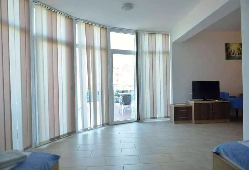 هتل Belvedere Apartments With Seaview