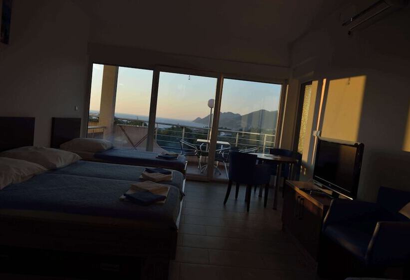 هتل Belvedere Apartments With Seaview