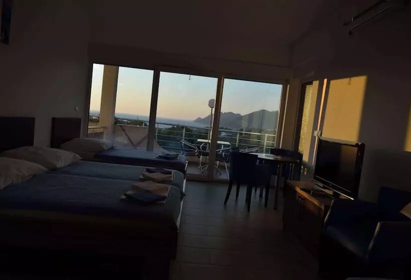 هتل Belvedere Apartments With Seaview