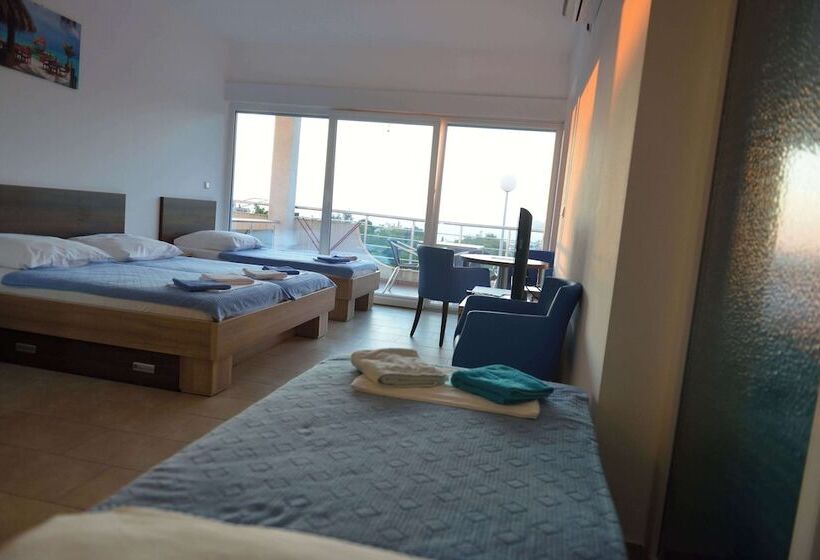 هتل Belvedere Apartments With Seaview