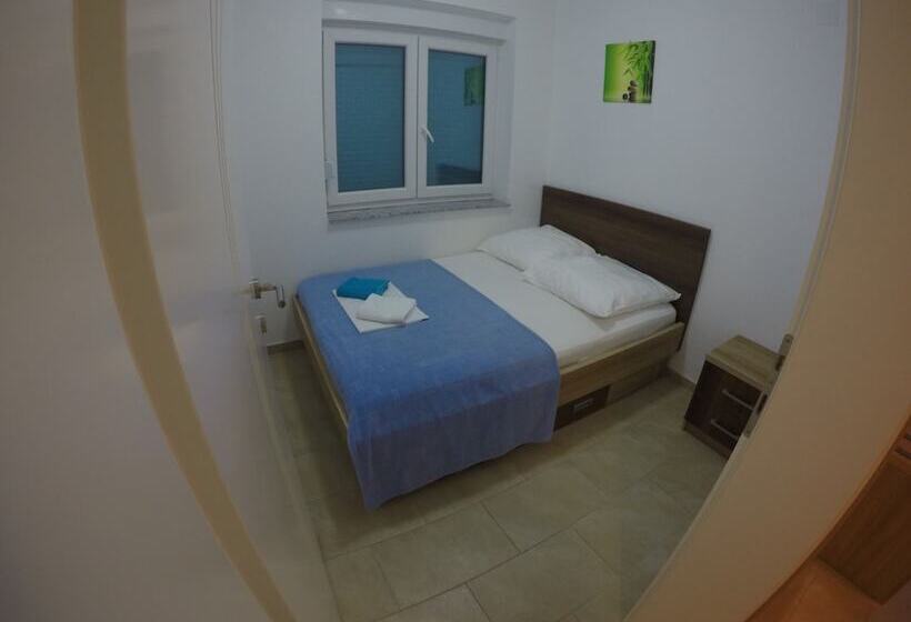 هتل Belvedere Apartments With Seaview