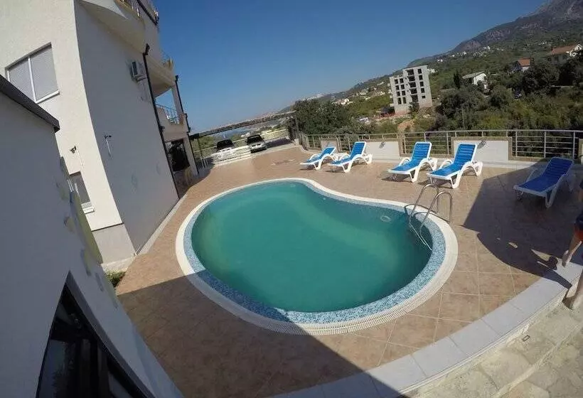 هتل Belvedere Apartments With Seaview