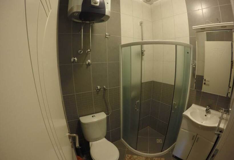 هتل Belvedere Apartments With Seaview