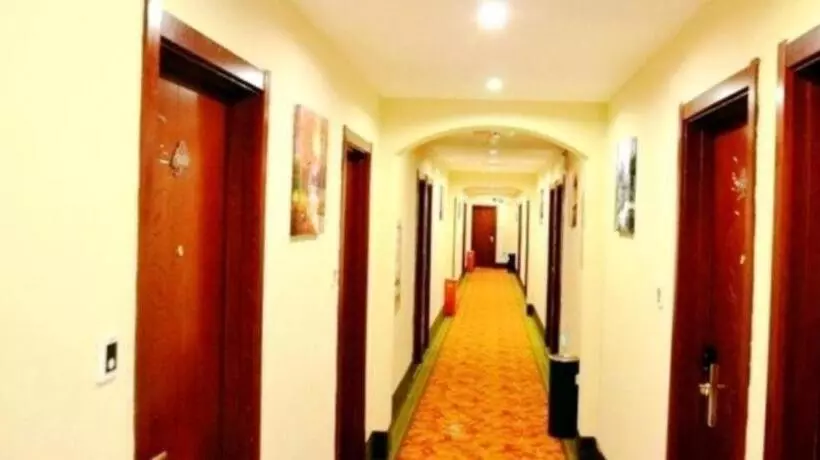 Hotelli Greentree Inn Langfang Guangyang District Guangyang Road City Government Express