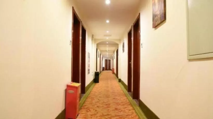 Hotelli Greentree Inn Langfang Guangyang District Guangyang Road City Government Express