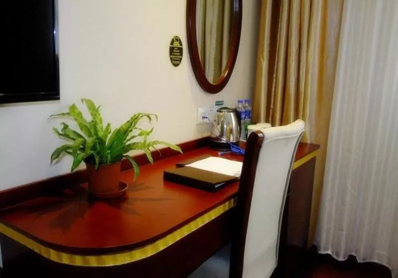 Hotelli Greentree Inn Shanghai Jiading District Jiangqiao Jinyun Road Metro Station Express