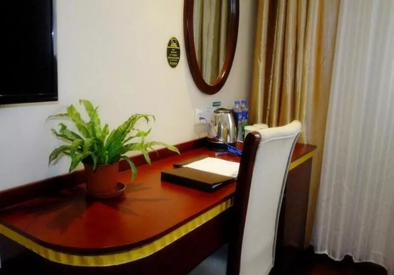 Hotelli Greentree Inn Shanghai Jiading District Jiangqiao Jinyun Road Metro Station Express