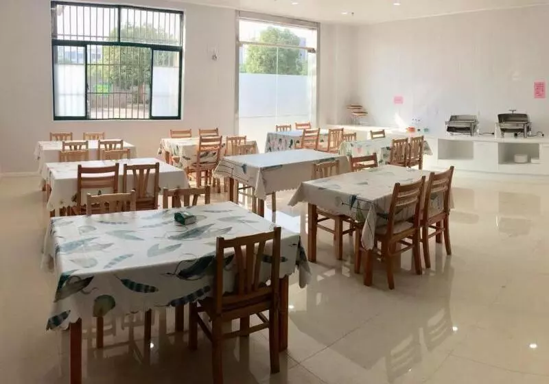 ホテル Greentree Inn Shanghai Songjiang District Sijing Town Sijing Metro Station Express