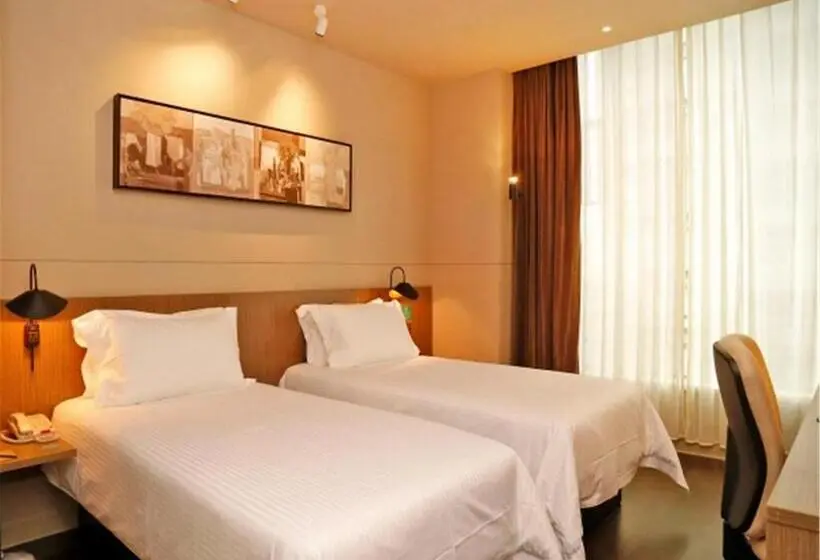 ホテル Jinjiang Inn Selected Shenzhen Huanggang Port Huangcheng Plaza