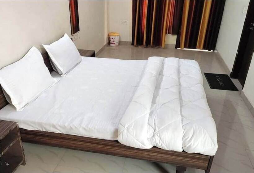 Hotel Gopi Dham Ashram Haridwar Near Shanti Kunj