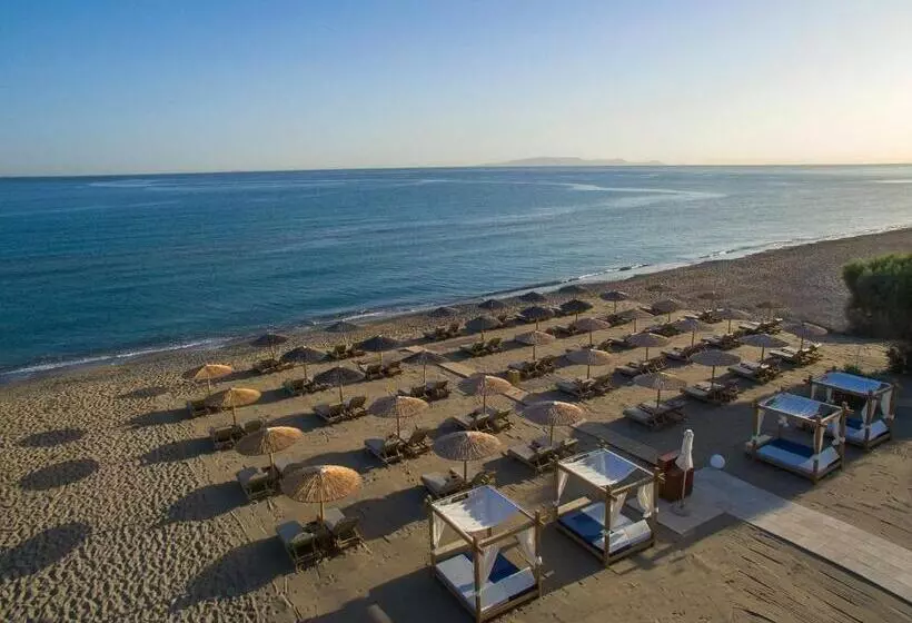 ホテル Enorme Teatro Beach