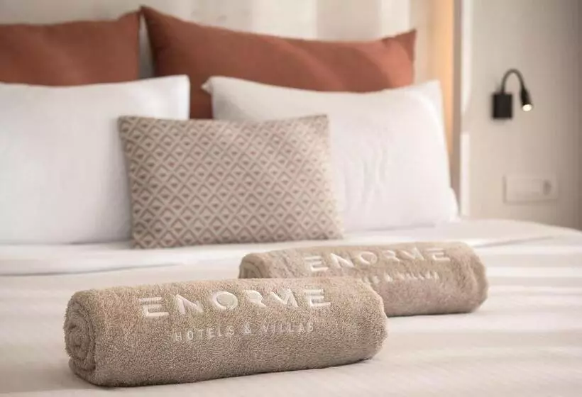 ホテル Enorme Teatro Beach