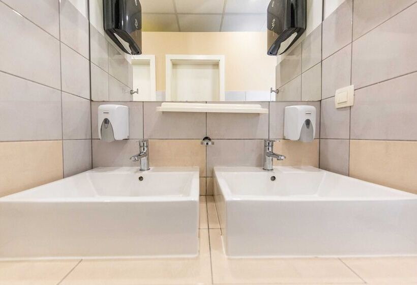 בית מלון כפרי Hostel Petra Marina