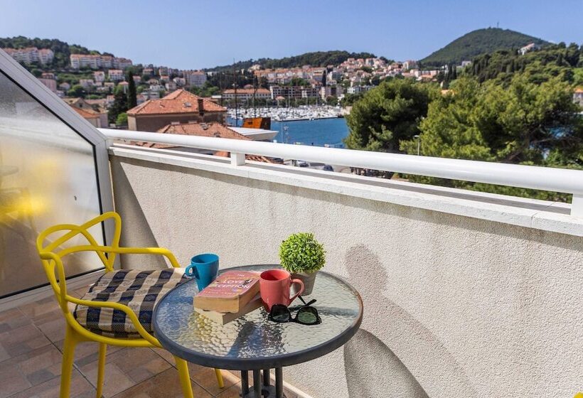 בית מלון כפרי Hostel Petra Marina