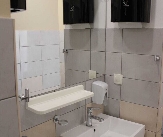 בית מלון כפרי Hostel Petra Marina