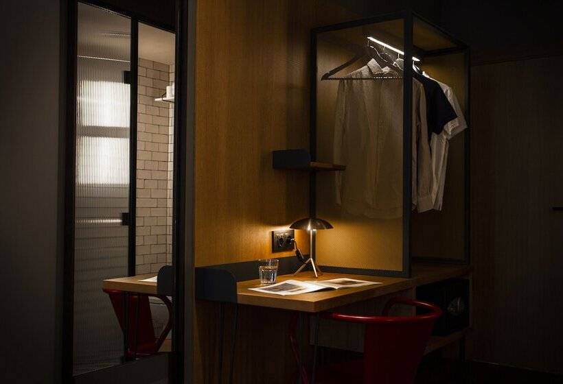 هتل Letoh Letoh Sevilla