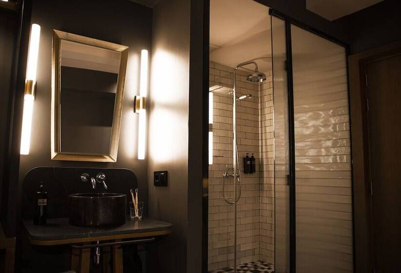 هتل Letoh Letoh Sevilla