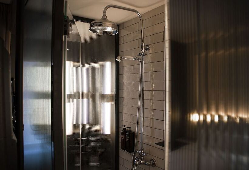 هتل Letoh Letoh Sevilla