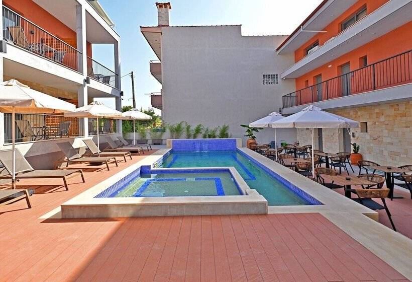 Отель Maltepe Luxury Accommodation