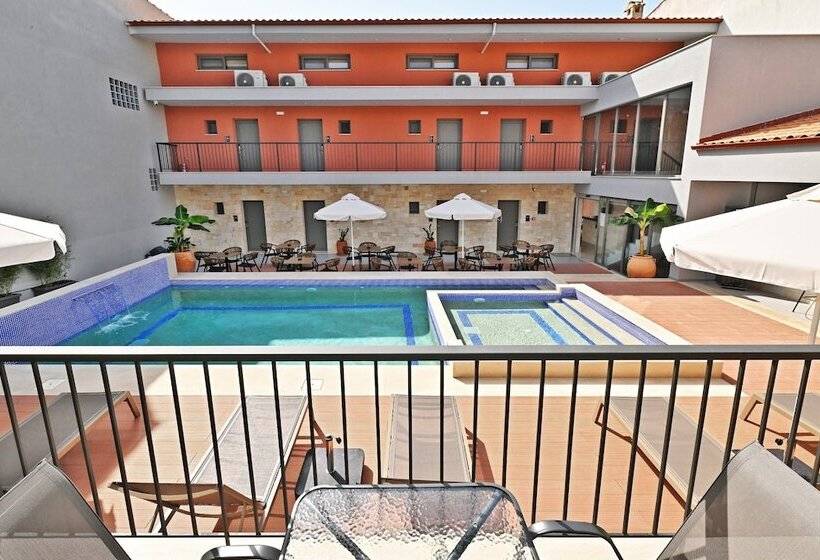 Отель Maltepe Luxury Accommodation