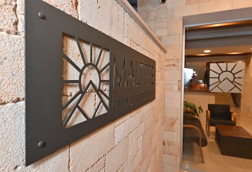 Отель Maltepe Luxury Accommodation