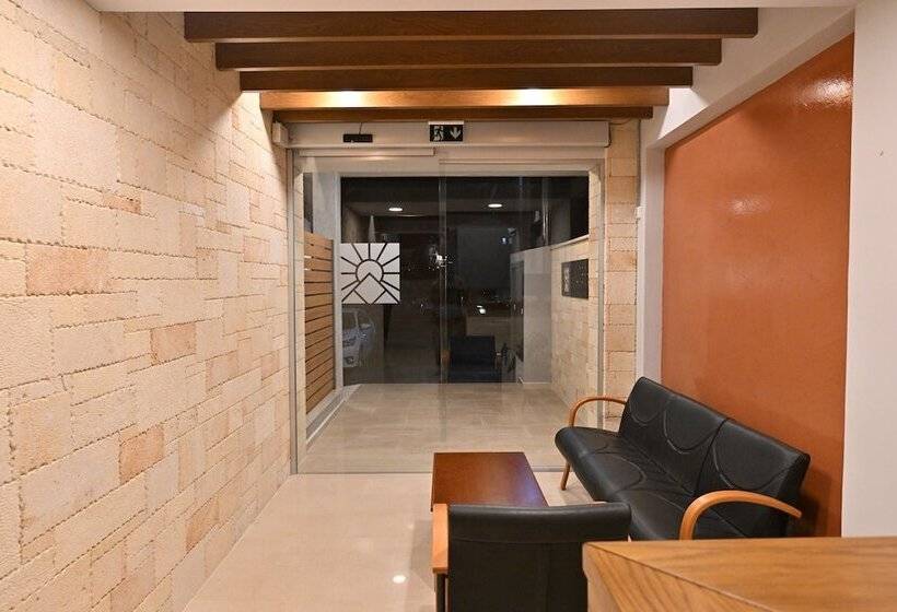 Отель Maltepe Luxury Accommodation