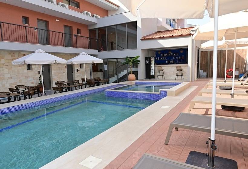 Отель Maltepe Luxury Accommodation