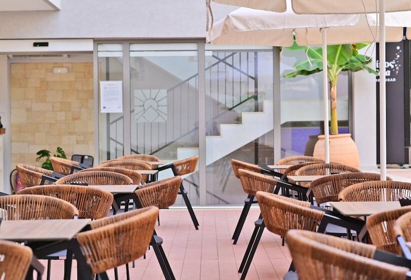 Отель Maltepe Luxury Accommodation